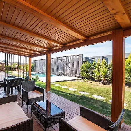 Lisa - Huzur Ve Sakinlik Sunan Ortak Havuzlu Ev Feriehus
